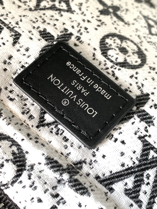 ルイヴィトンバッグ着用イメージ